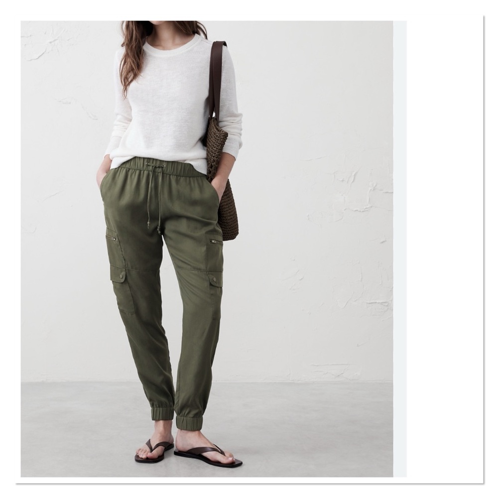 LOFT Olive Green Cargo Jogger Pants